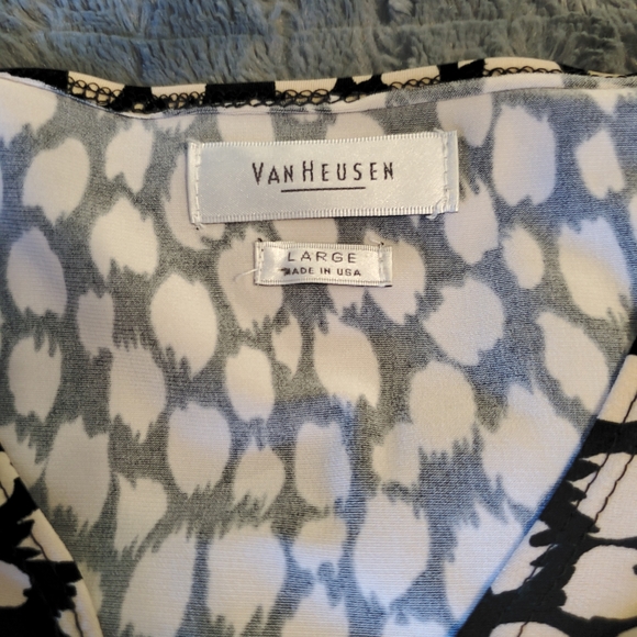 Pretty knotted blouse - Picture 4 of 5